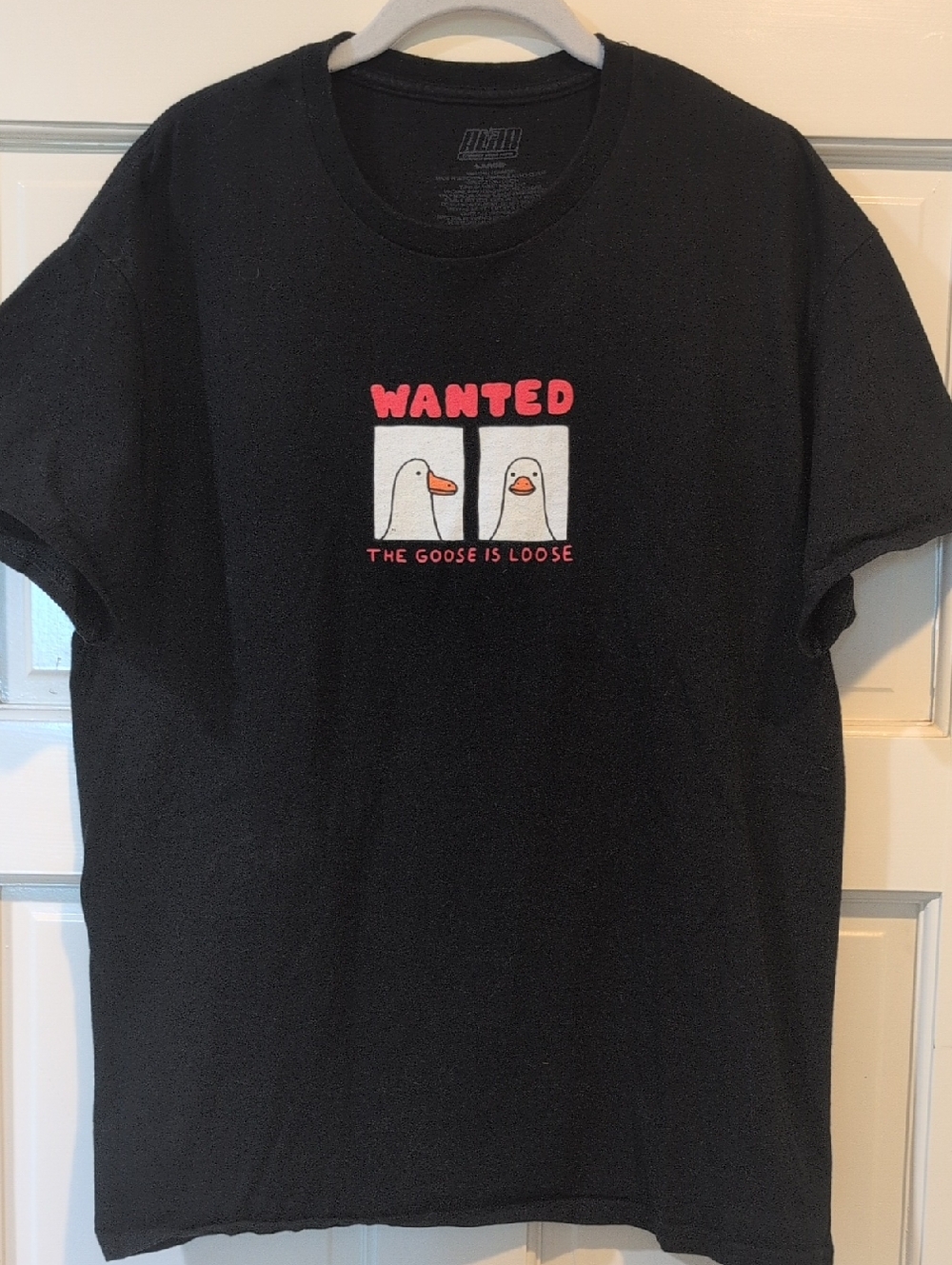 ALAB Black Graphic Wanted The Goose Is Loose Short Sleeve Tee Men Large Cotton